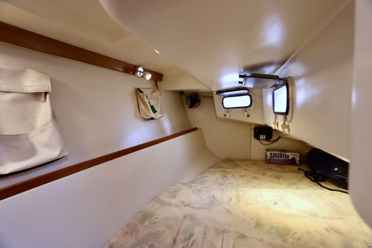 Catalina 270