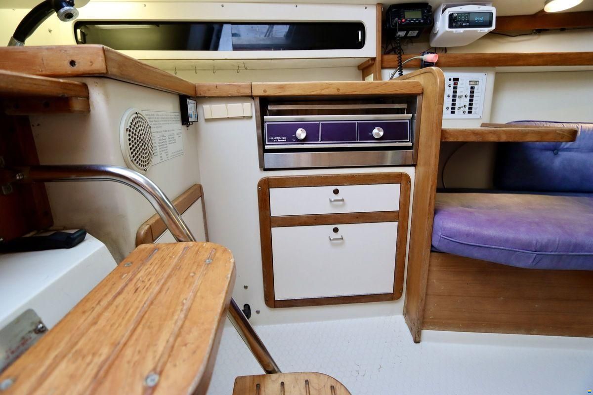 Catalina 270