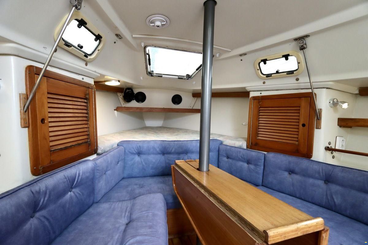 Catalina 270