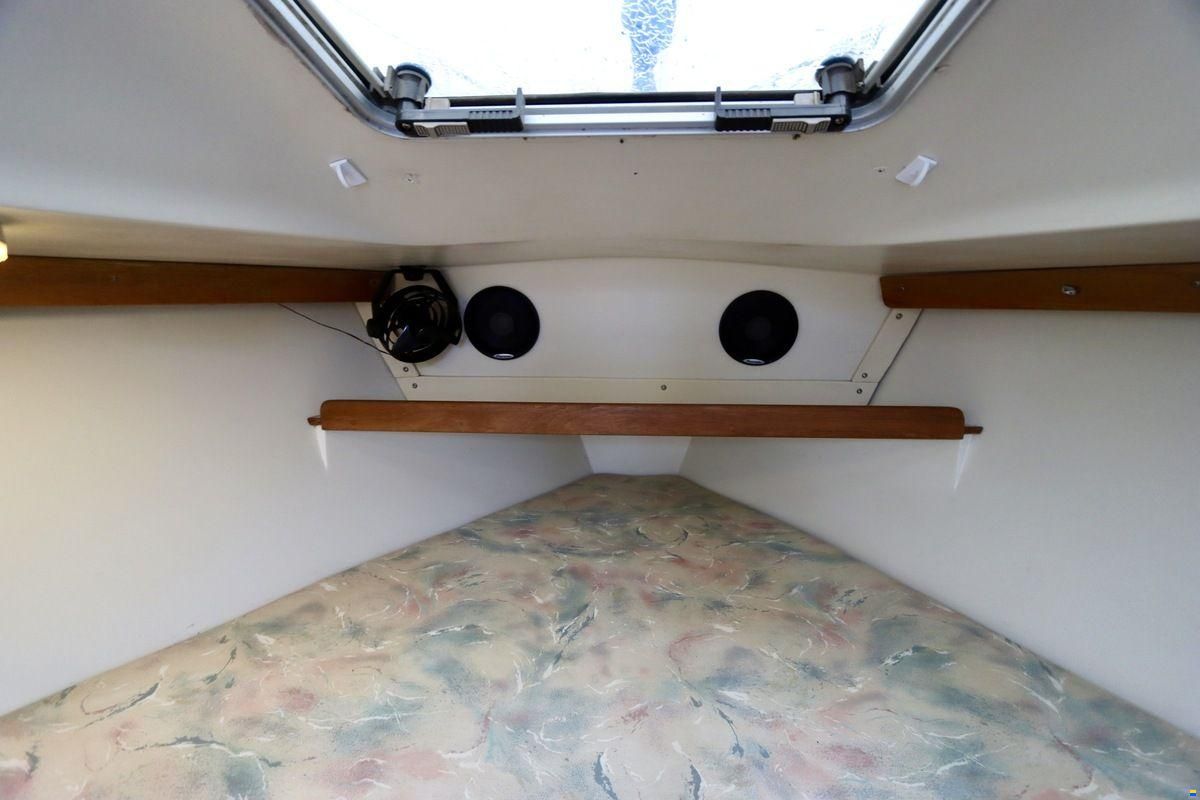 Catalina 270