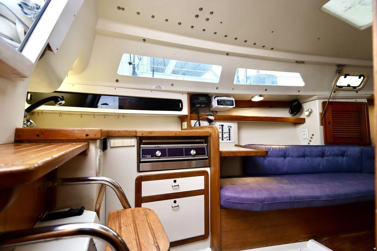 Catalina 270