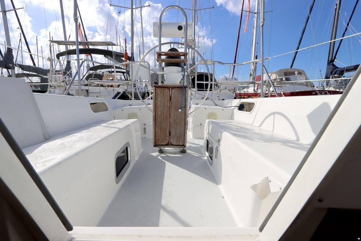 Catalina 270