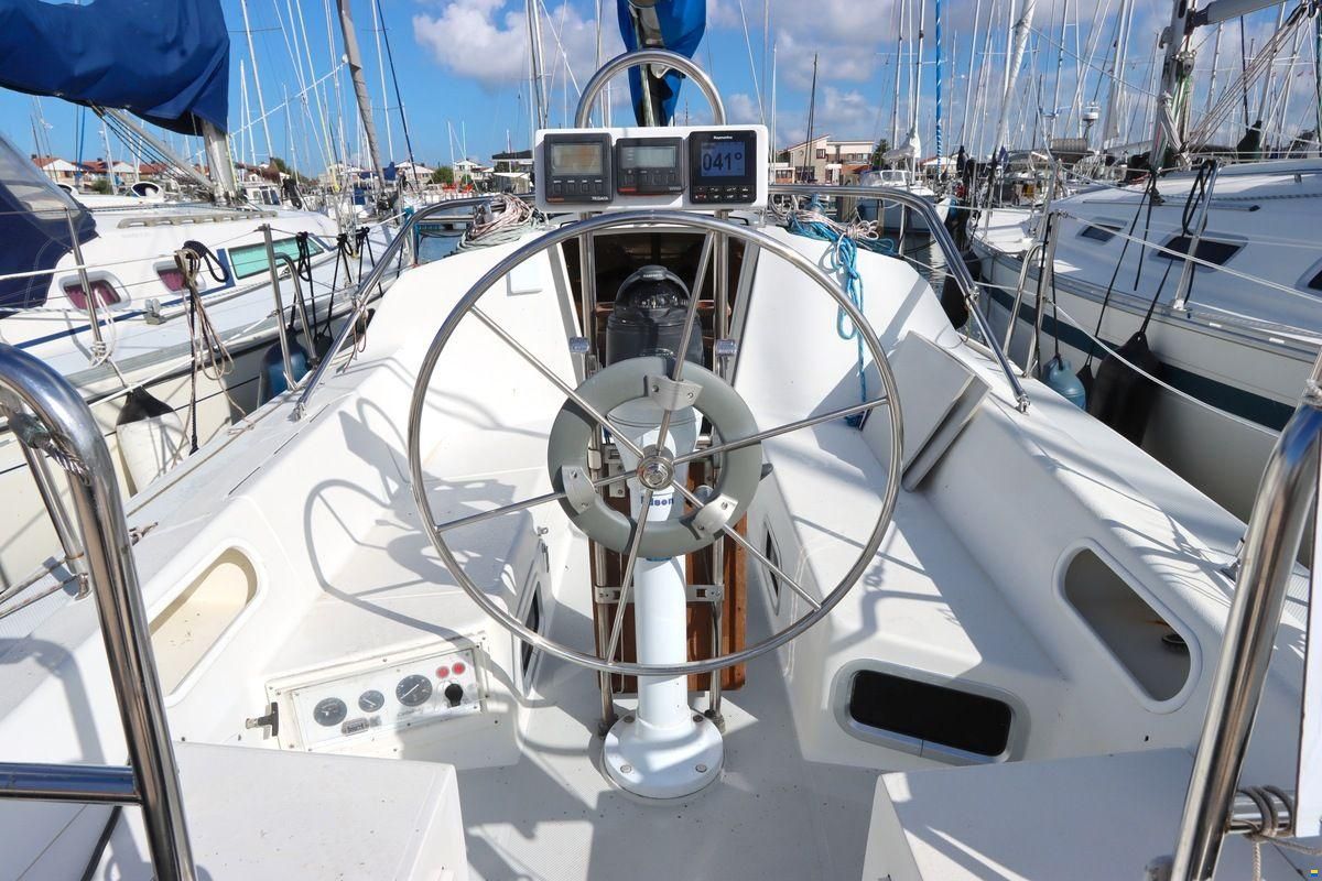Catalina 270