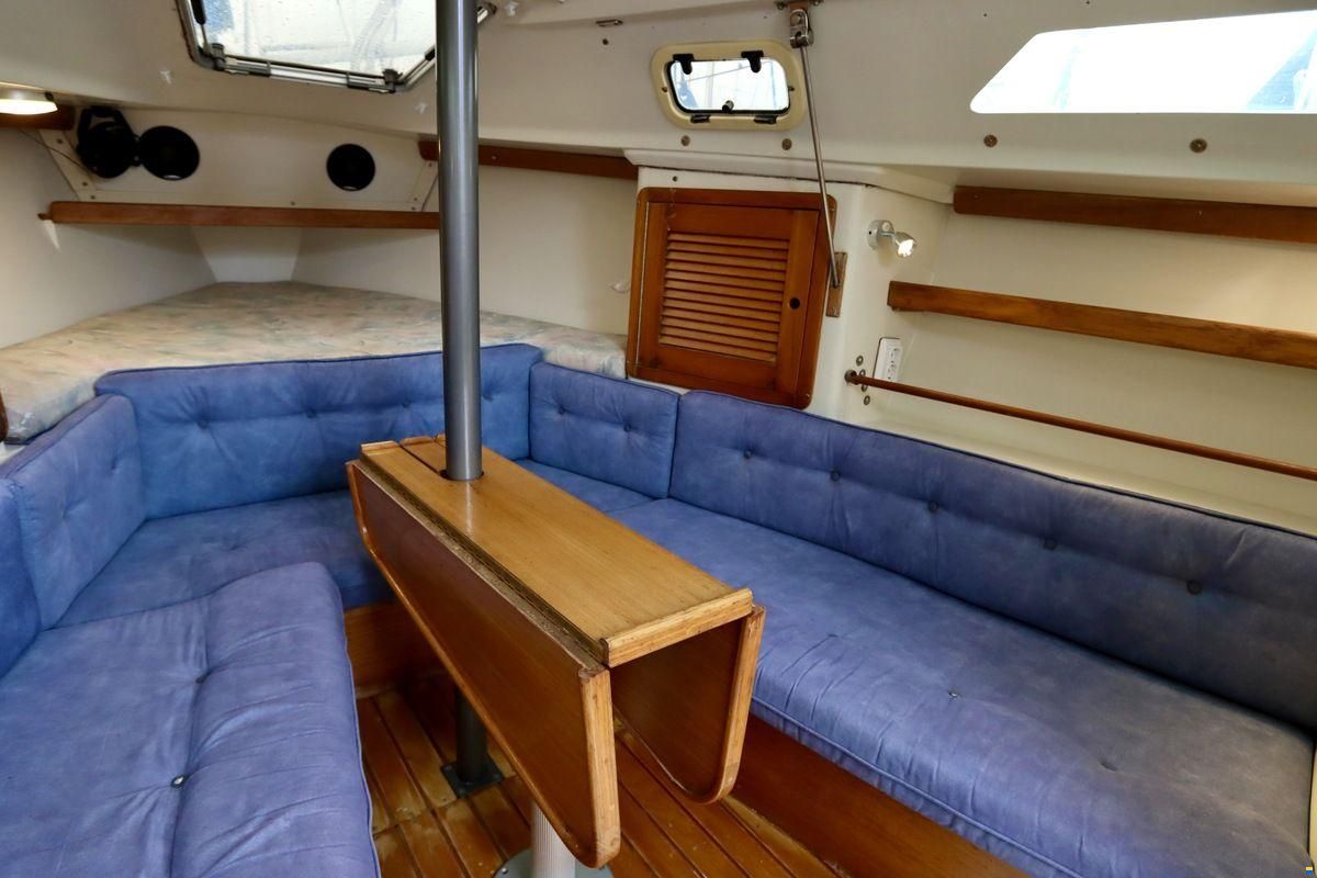 Catalina 270