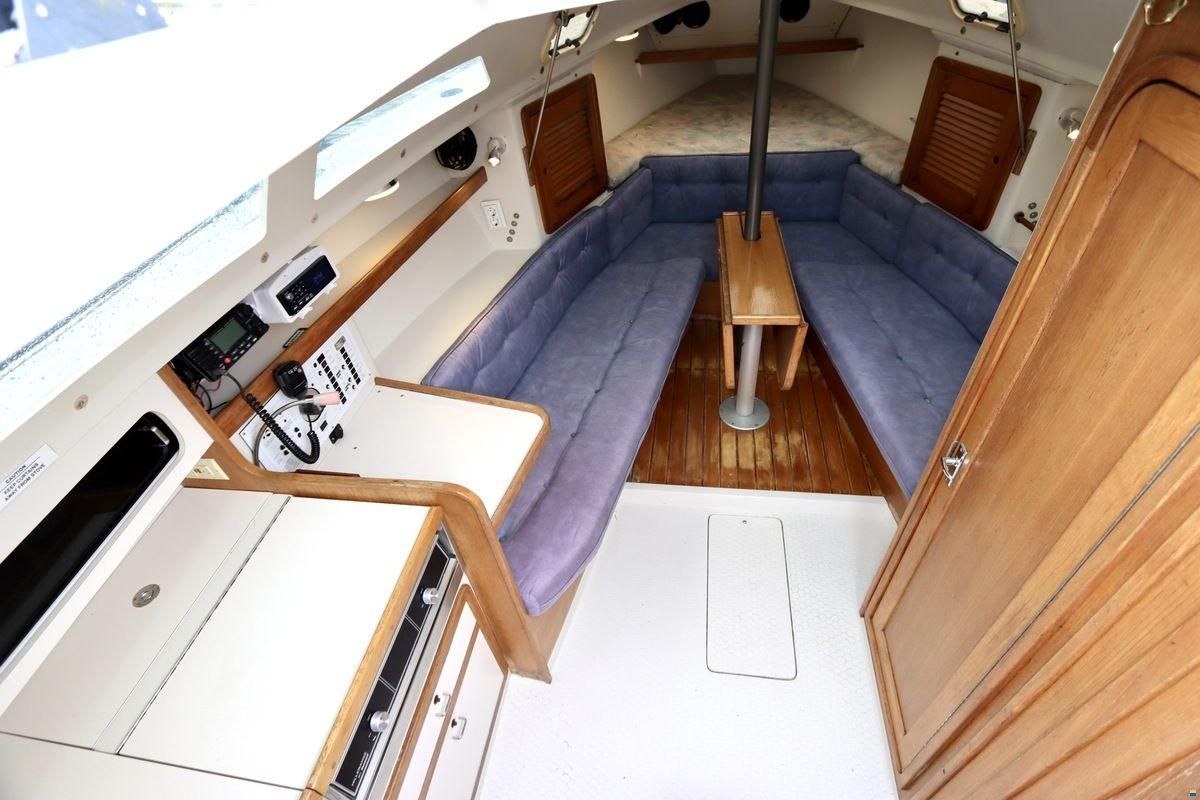 Catalina 270