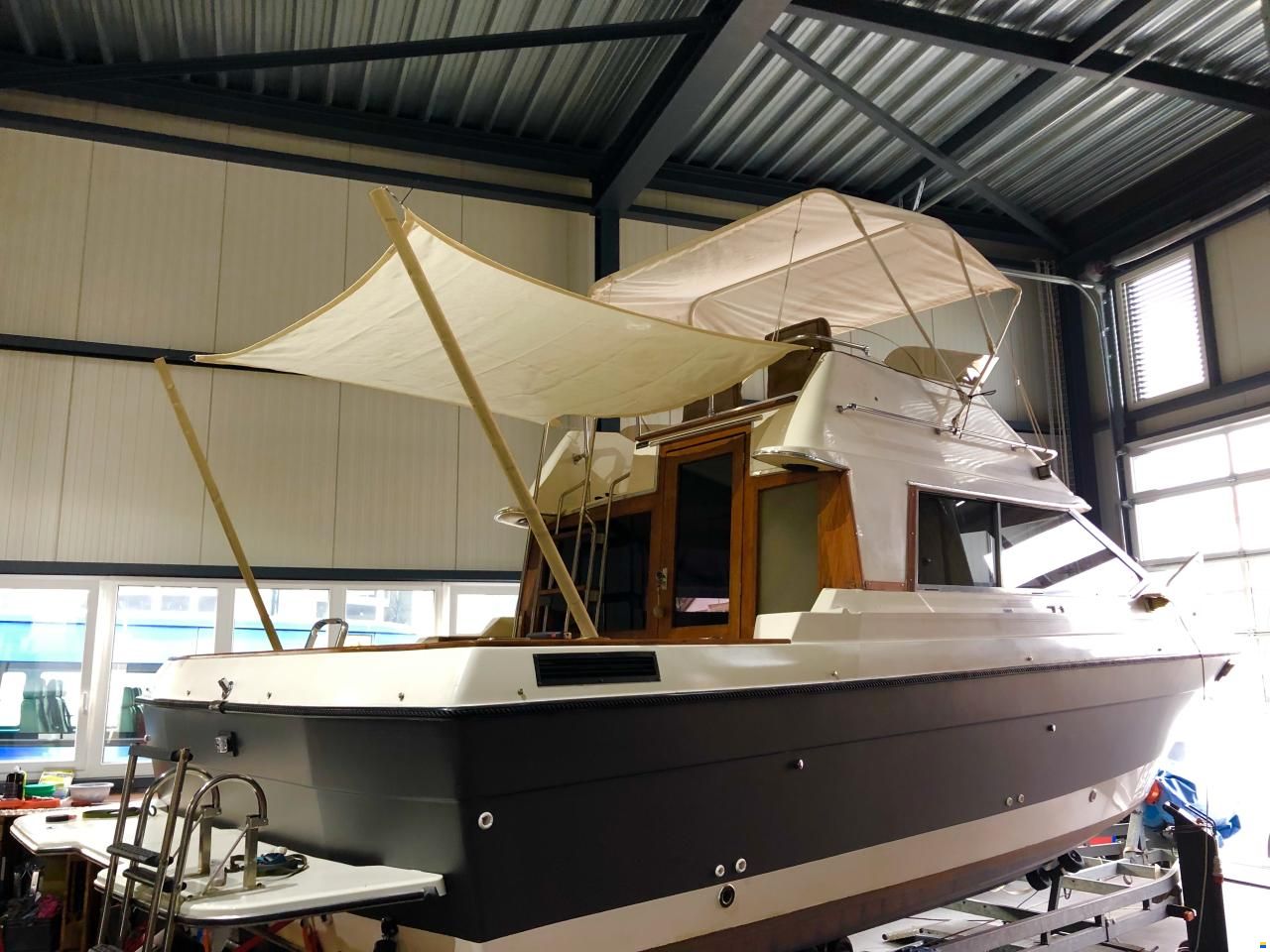 Bayliner 2556 Ciera Command Bridge