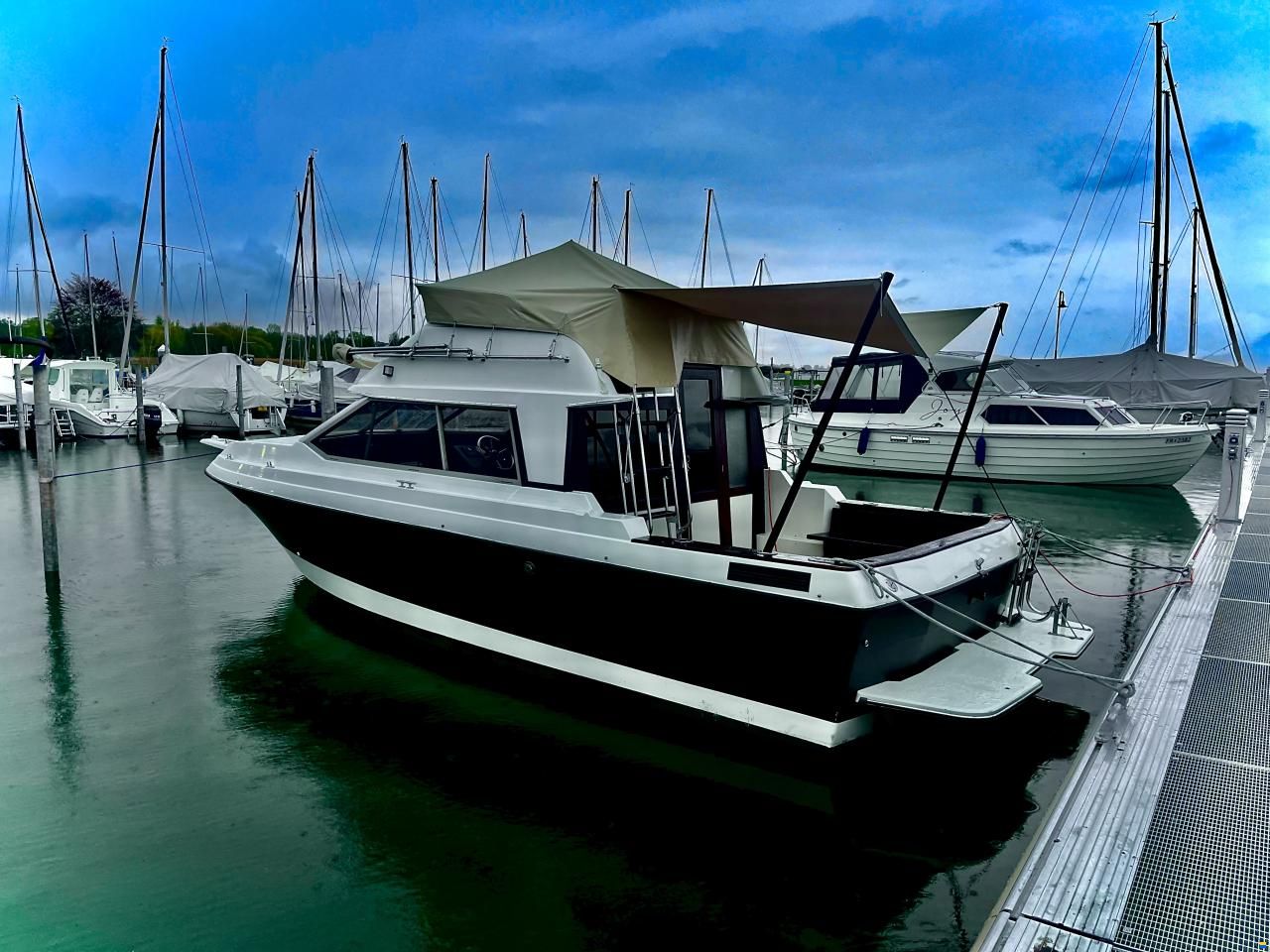 Bayliner 2556 Ciera Command Bridge