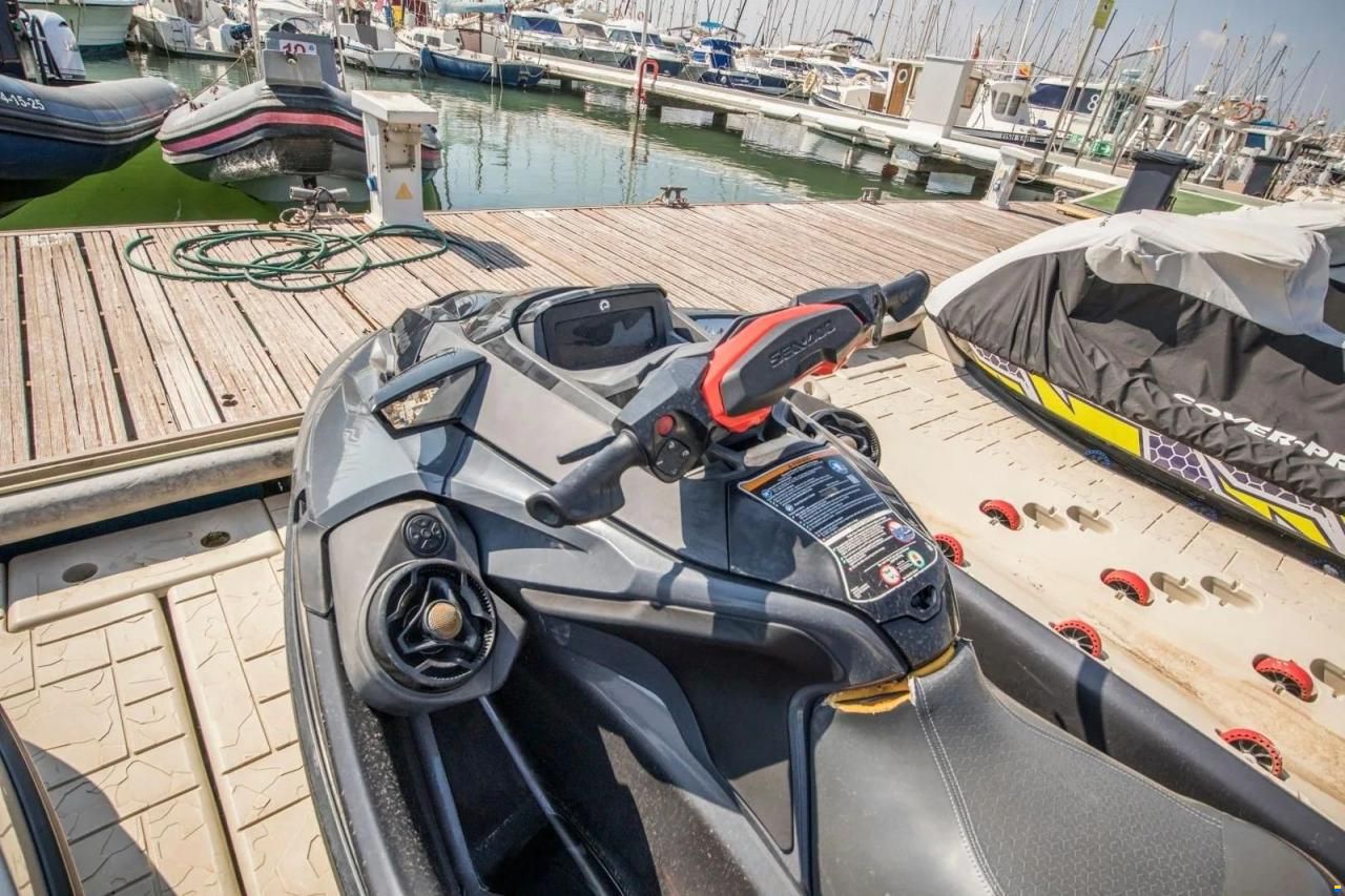 Sea-Doo RXT-X 300