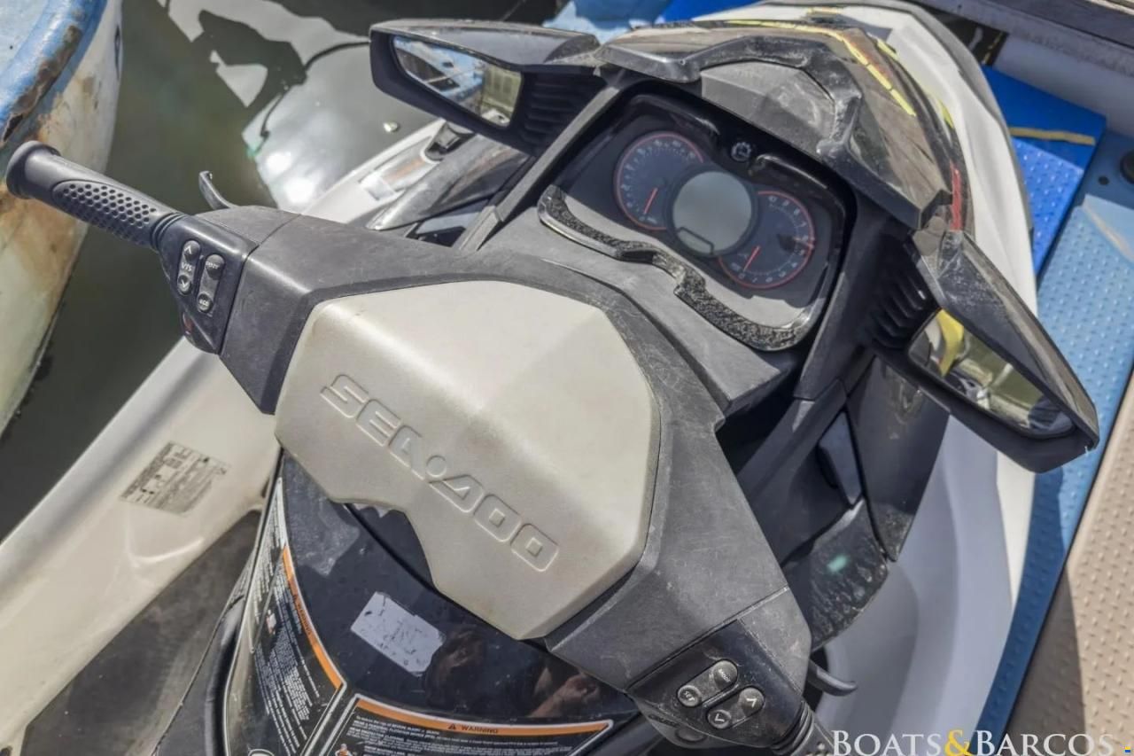 Sea-Doo Wake Pro 215