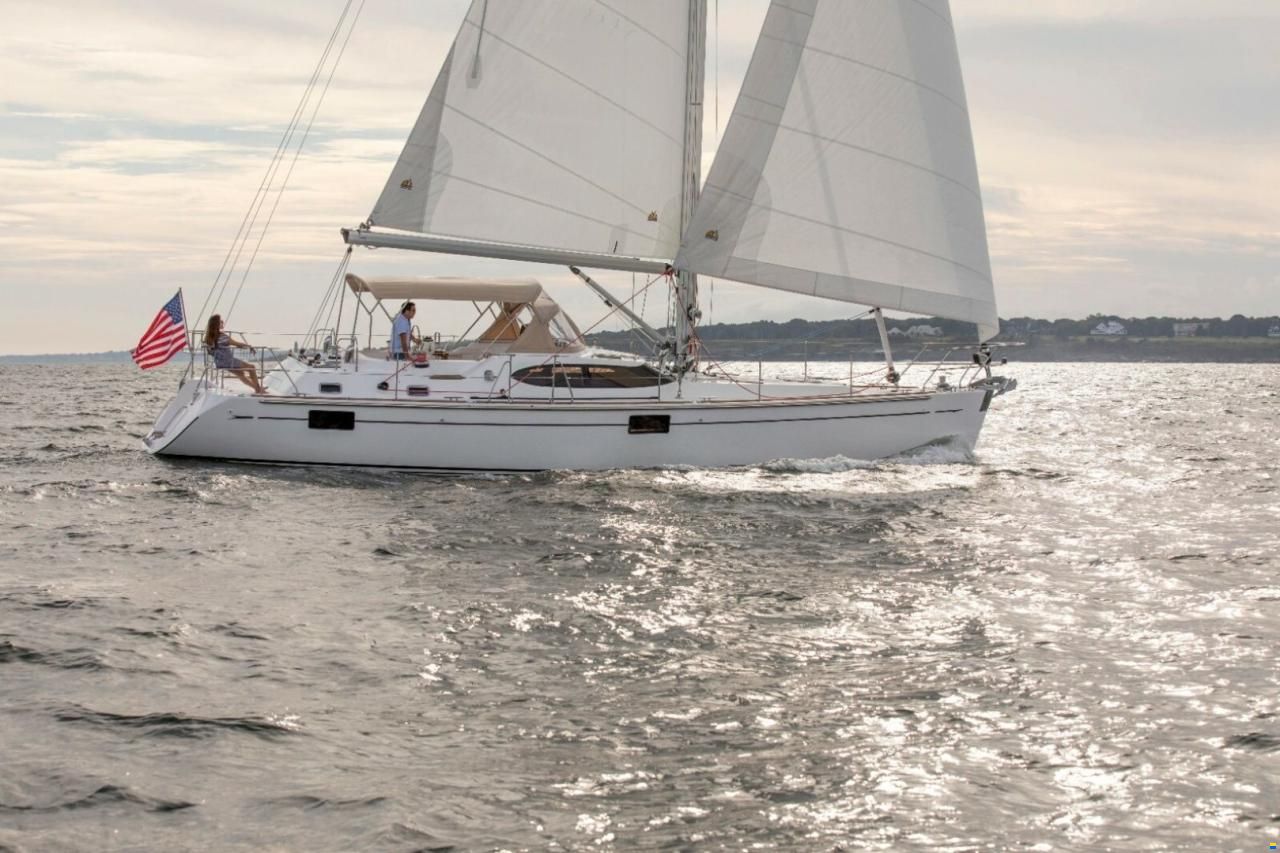 Hylas 48