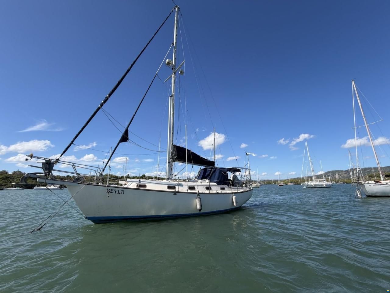 Island Packet IP35