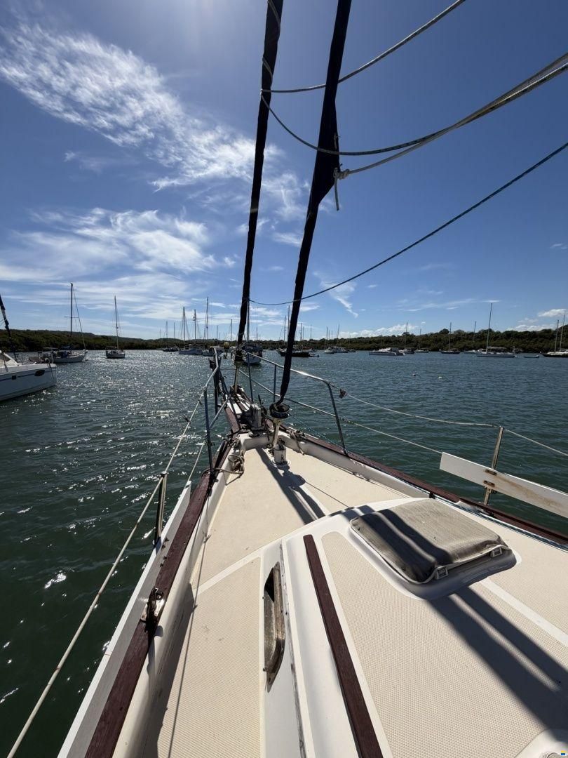 Island Packet IP35