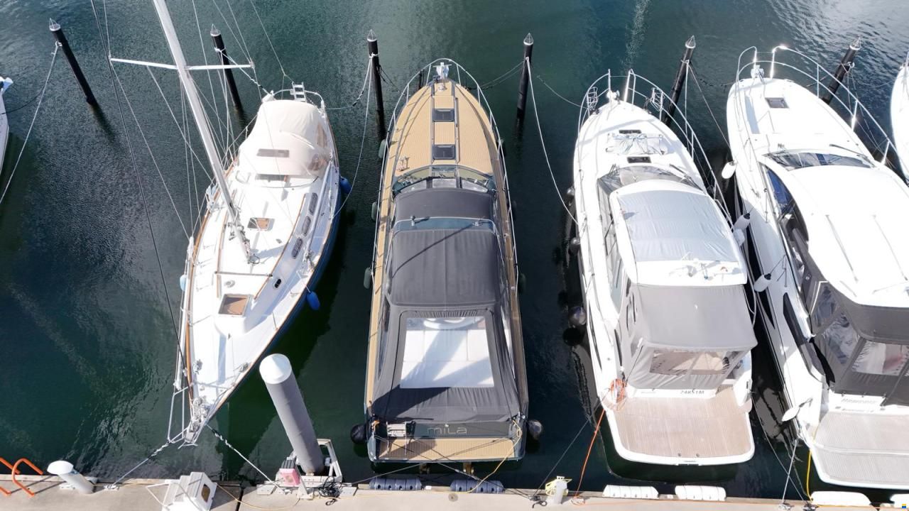 Sea Ray 380 Sport