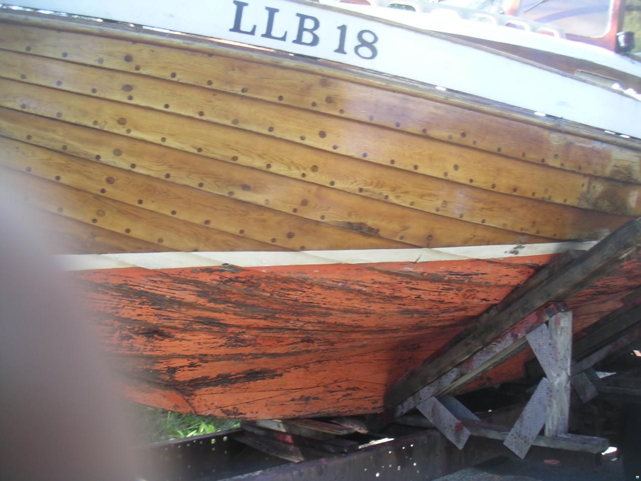 8 Meter one Design Oakhull with mast and sail