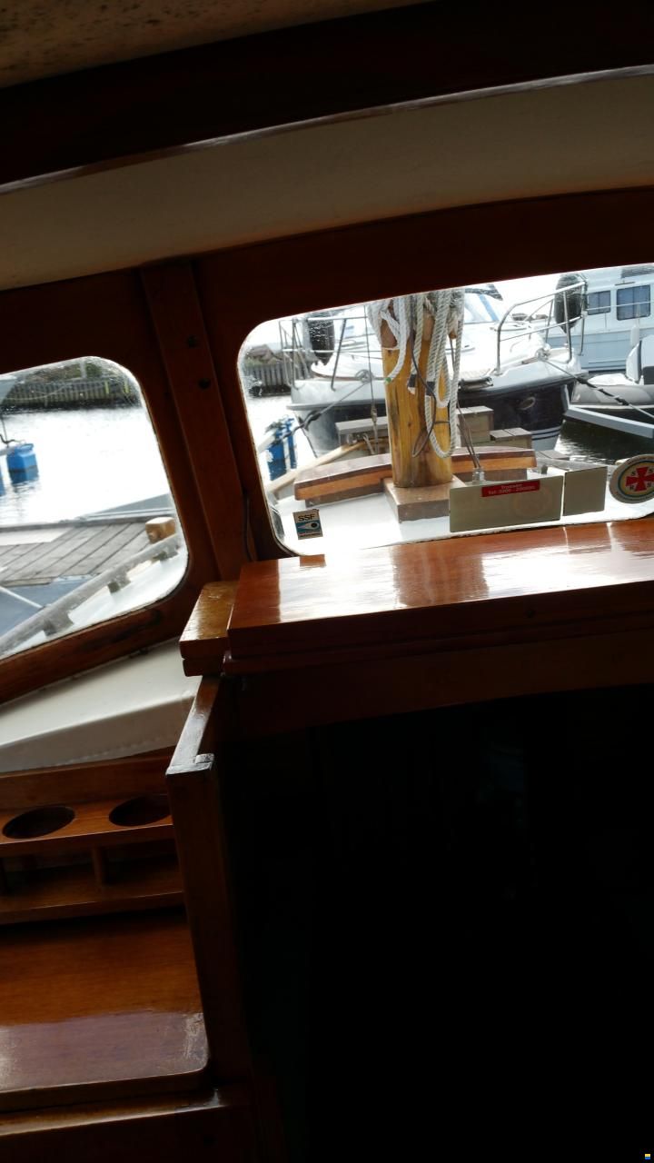 8 Meter one Design Oakhull with mast and sail