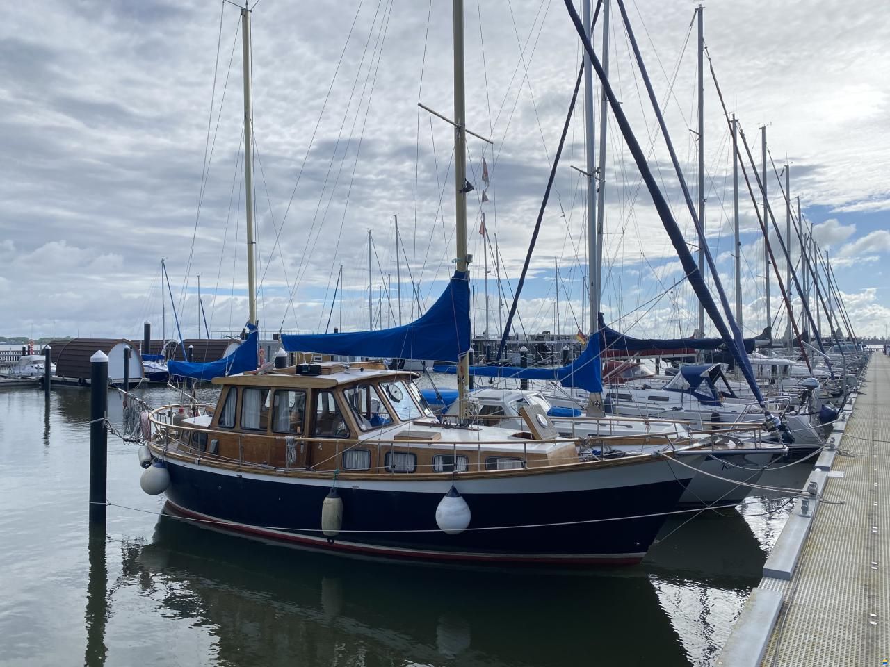 Nauticat 33