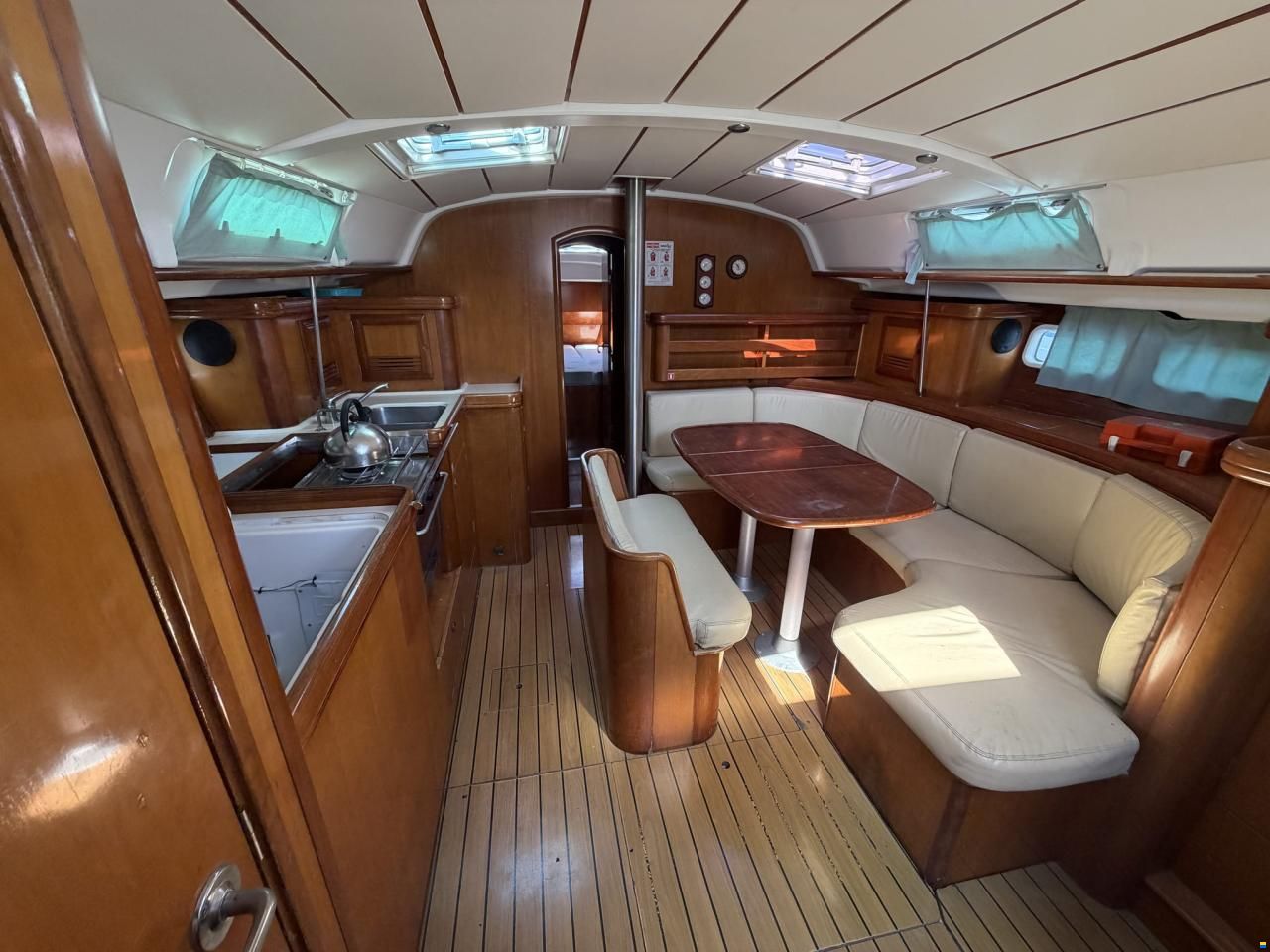 Beneteau Oceanis 411