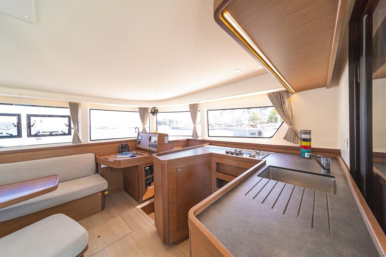 Lagoon 42