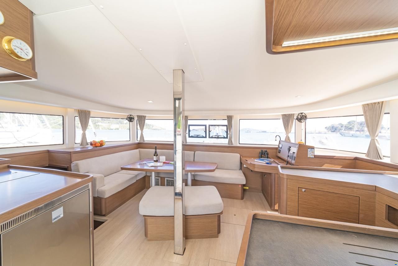 Lagoon 42