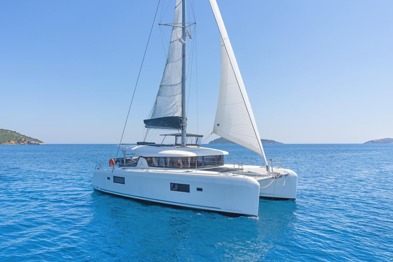 Lagoon 42