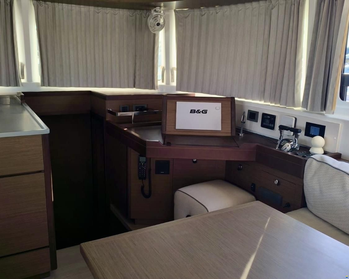 Lagoon 46 Owner's Version