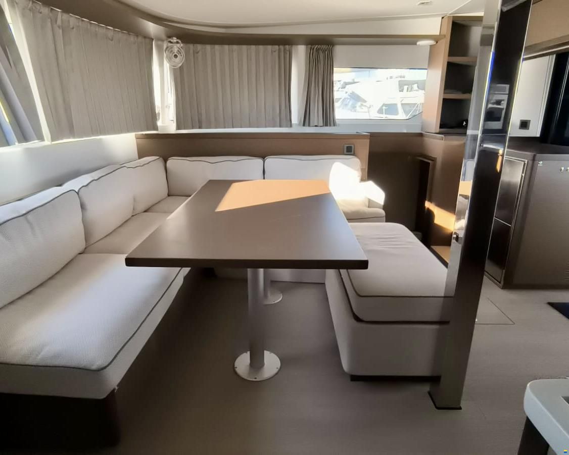 Lagoon 46 Owner's Version