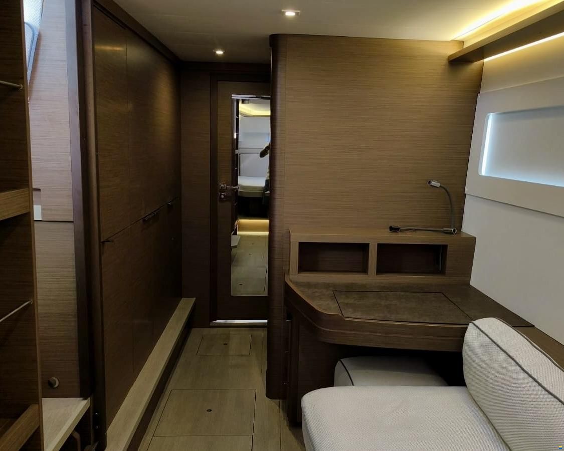 Lagoon 46 Owner's Version