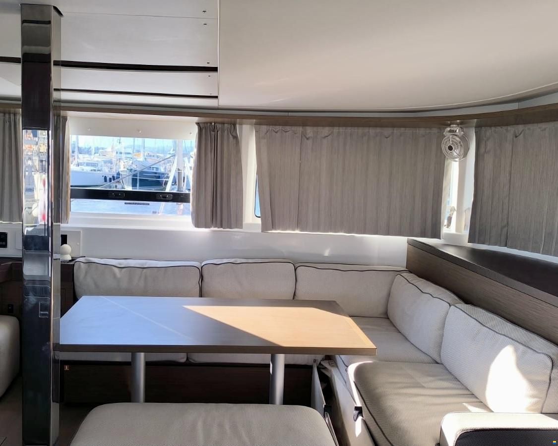 Lagoon 46 Owner's Version