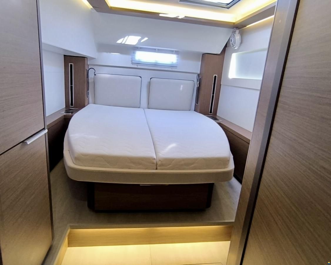 Lagoon 46 Owner's Version