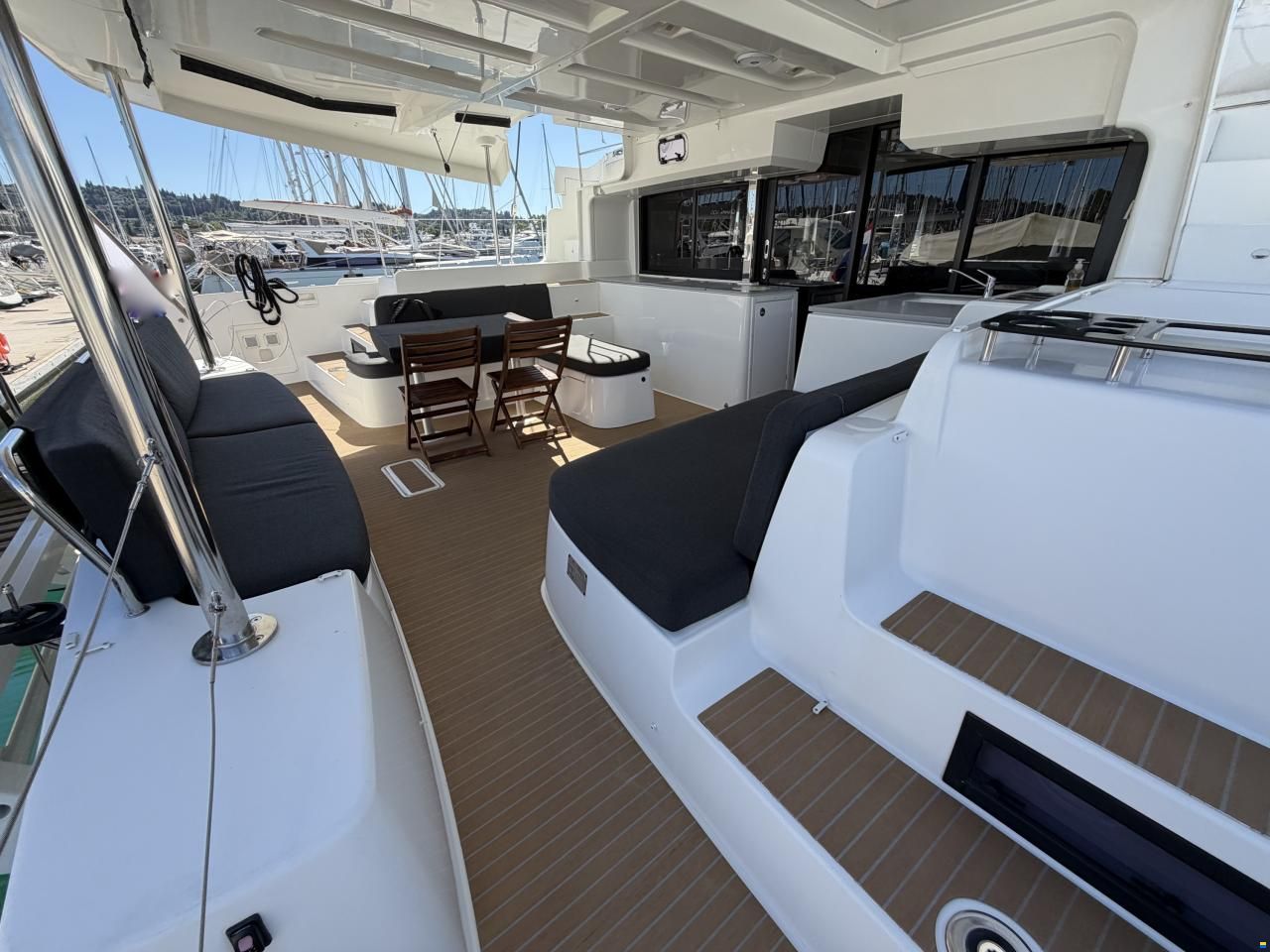 Lagoon 46 Owner's Version