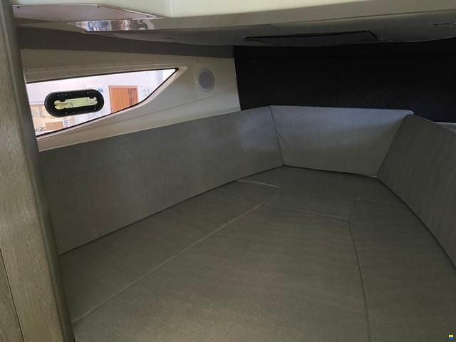 Quicksilver Activ 875 Sundeck