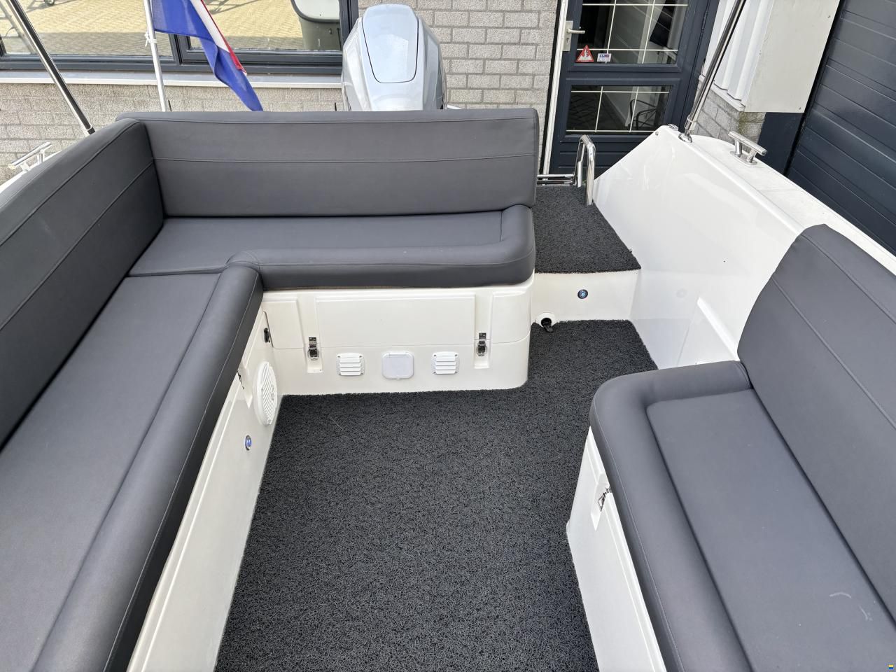 Oud Huijzer 630 Cabin