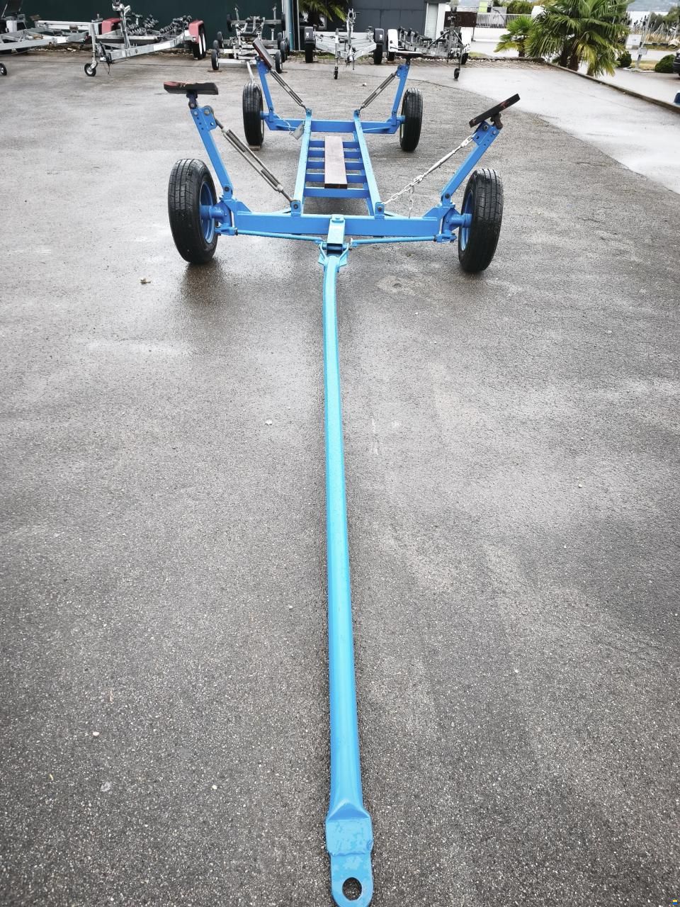 2 T