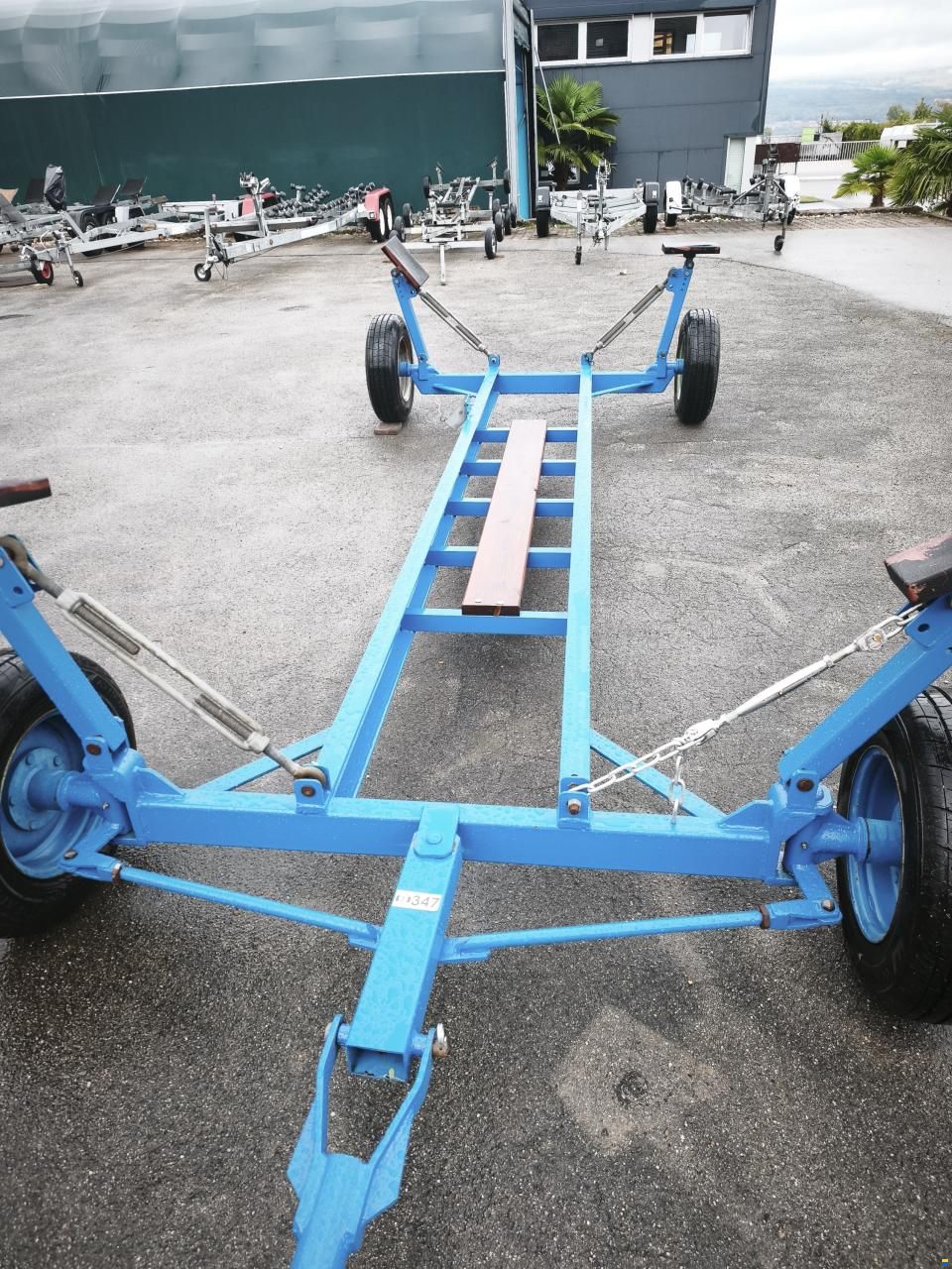 2 T