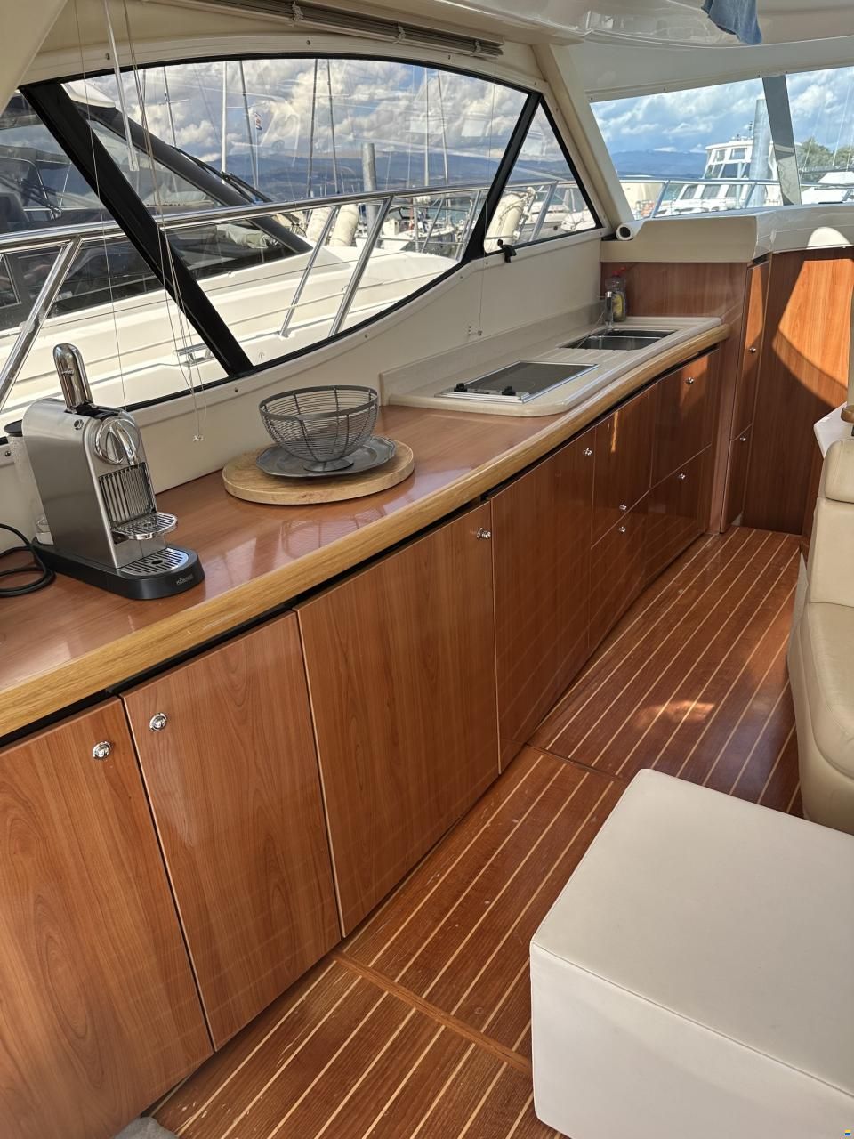 Sealine C39 unique