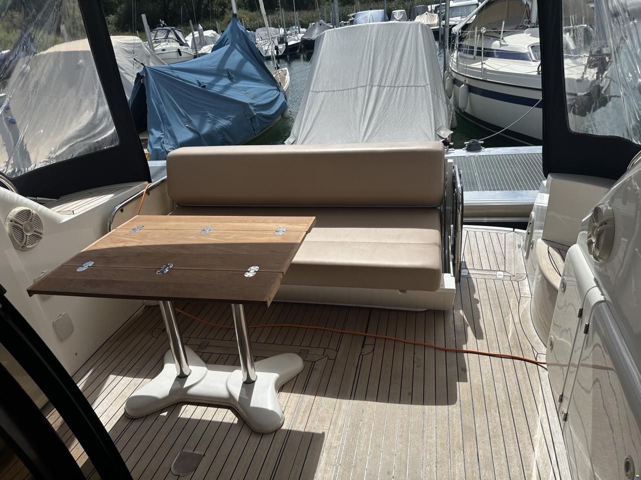 Sealine C39 unique