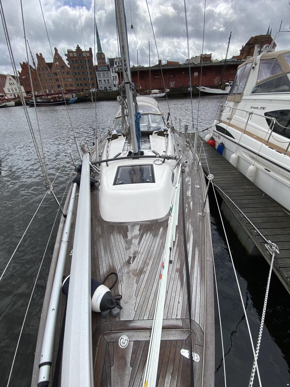 Hallberg-Rassy 372