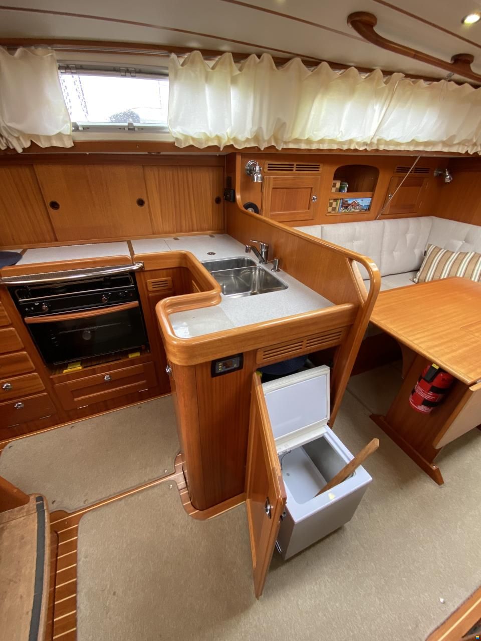 Hallberg-Rassy 372