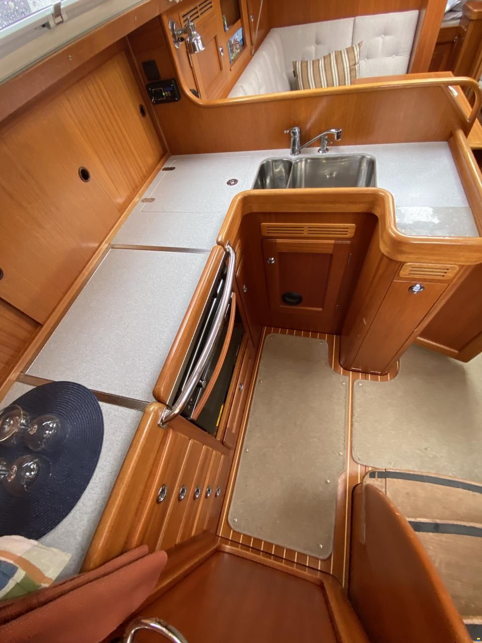 Hallberg-Rassy 372