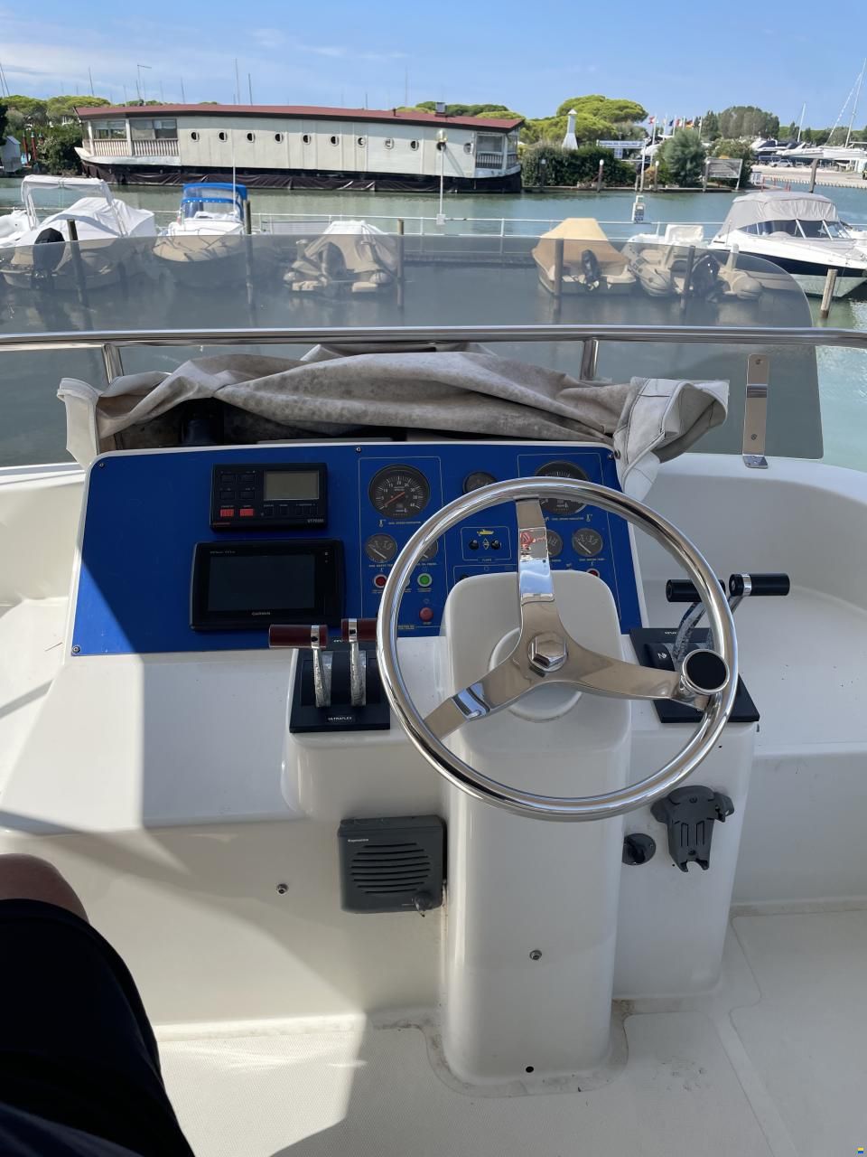 Cayman 30 Sport Fly