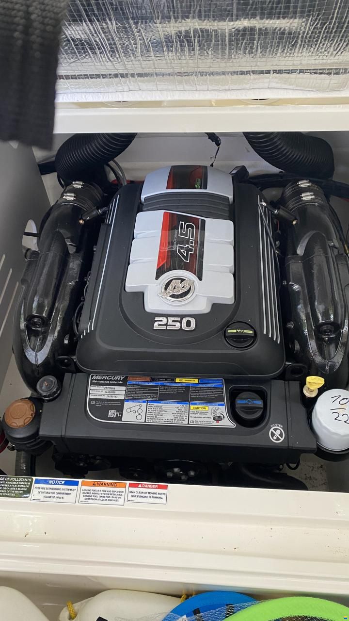 Sea Ray 210 SPXE