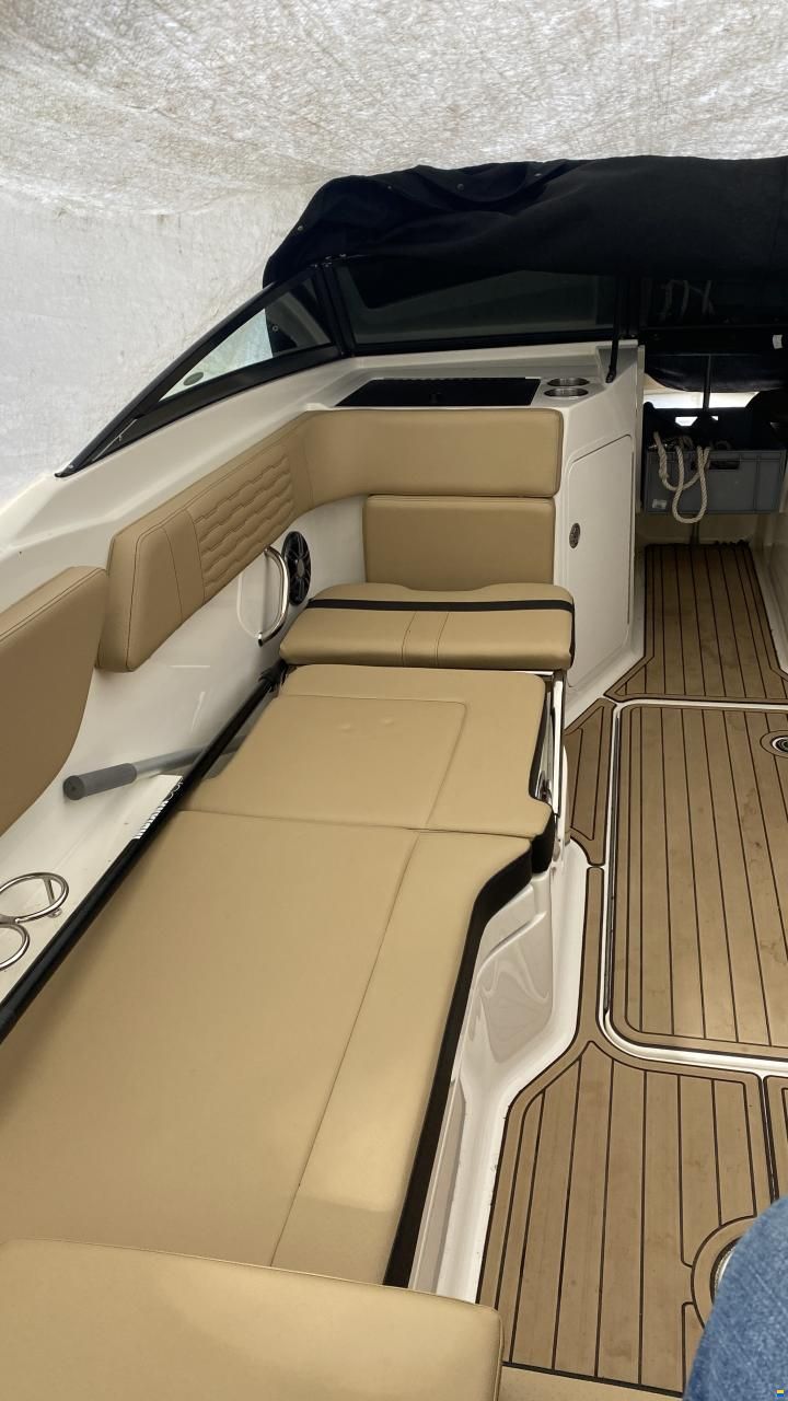 Sea Ray 210 SPXE