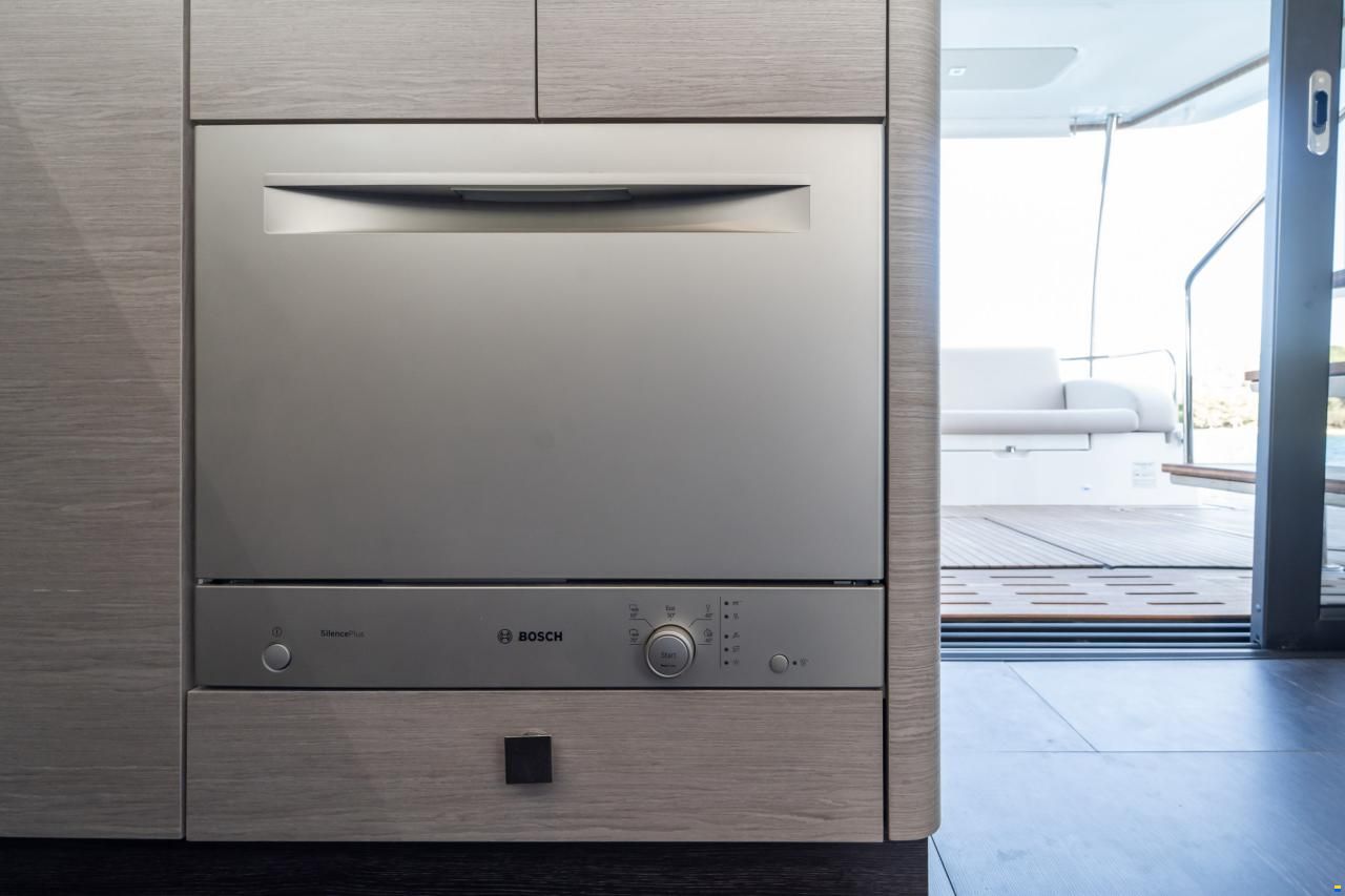 Fountaine Pajot MY 6