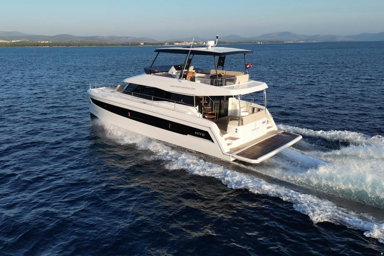 Fountaine Pajot MY 6