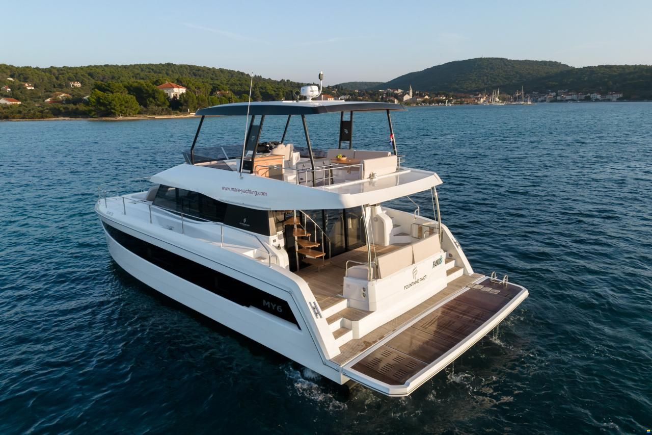 Fountaine Pajot MY 6