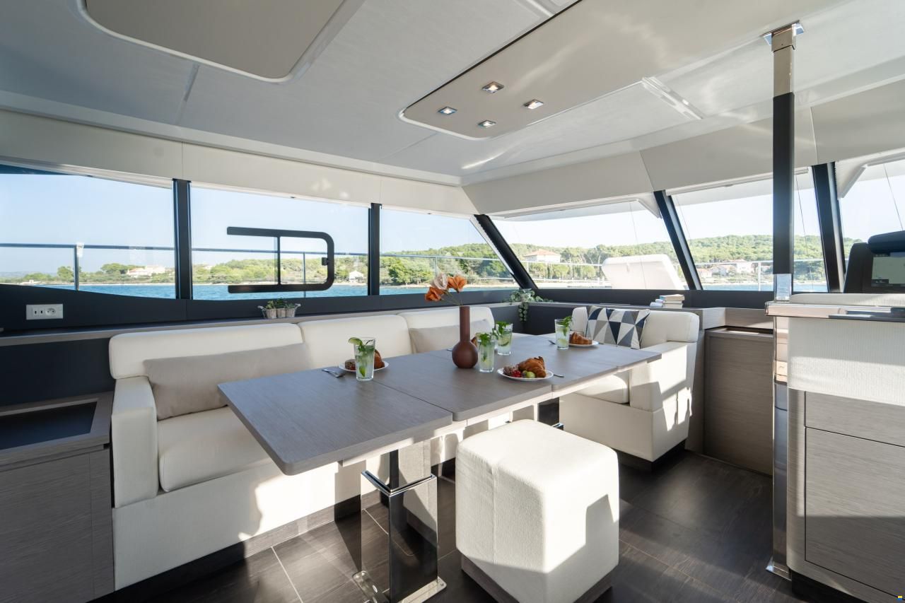 Fountaine Pajot MY 6