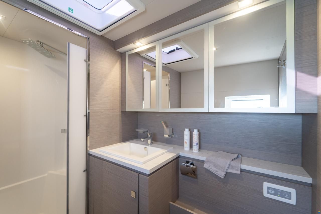 Fountaine Pajot MY 6