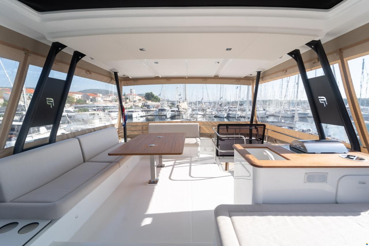Fountaine Pajot MY 6