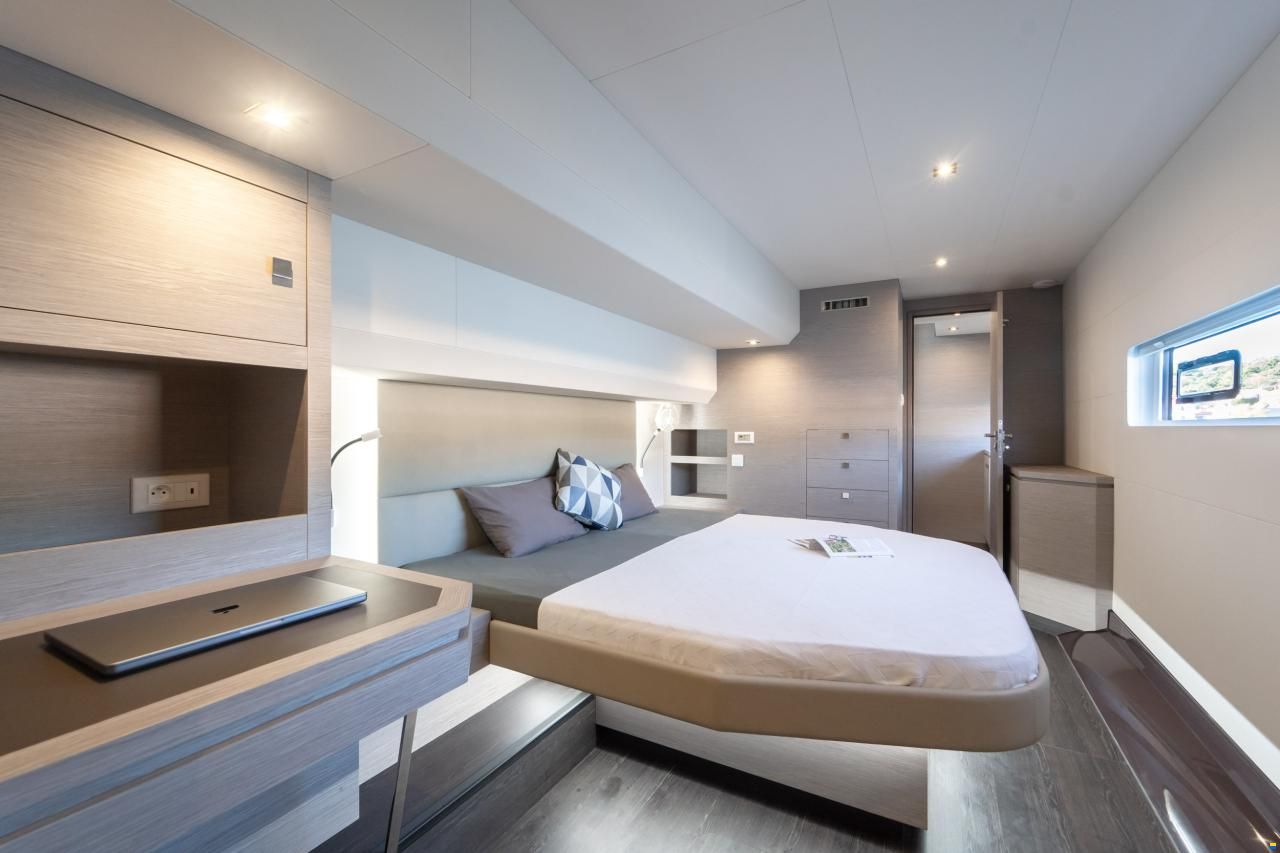 Fountaine Pajot MY 6
