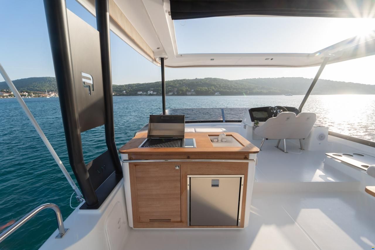 Fountaine Pajot MY 6